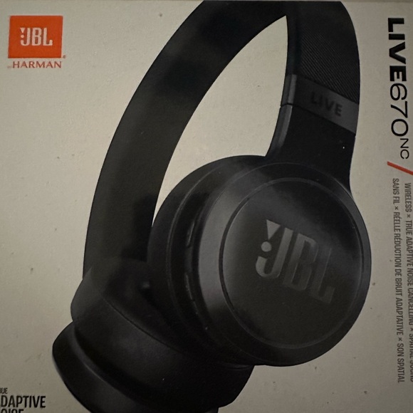JBL Other - JBL Live 670NC Black Headphones
